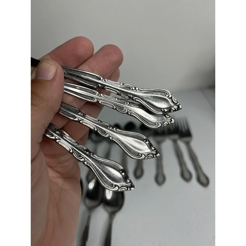 Stanley Roberts Rogers Co Stainless Flatware AUBERGE 28 Piece Set‎